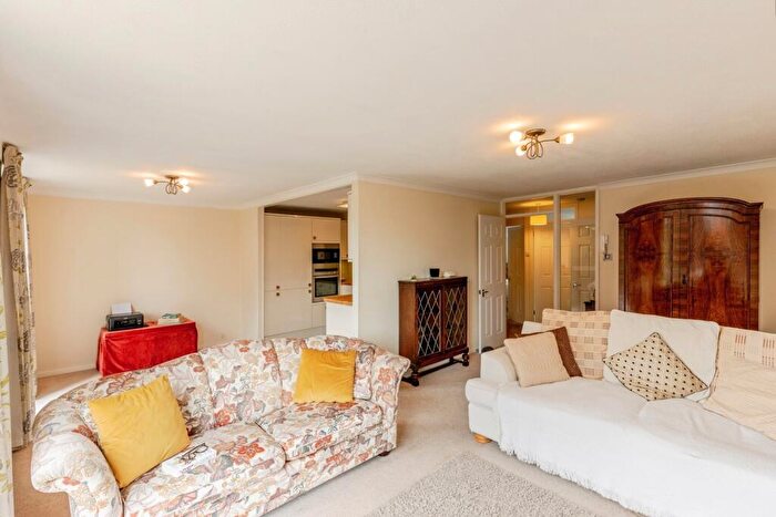 2 Bedroom Flat For Sale In Bridge Road, Leigh Woods, Bristol, BS8