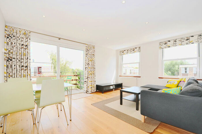 2 Bedroom Apartment To Rent In Park Close, Oxford, OX2