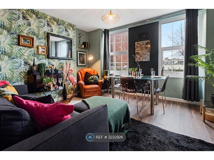 2 Bedroom Flat To Rent In Diamonds House Diamonds Lane, Teignmouth, TQ14