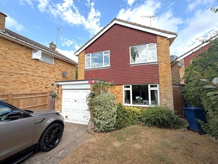 4 Bedroom Detached House To Rent In Orchard Gardens, Cranleigh, GU6