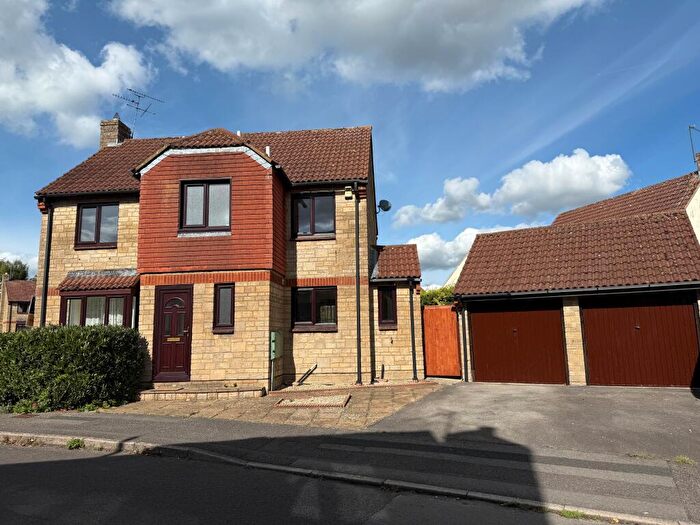 4 Bedroom Detached House For Sale In Rochford Close, Grange Park, Swindon, SN5