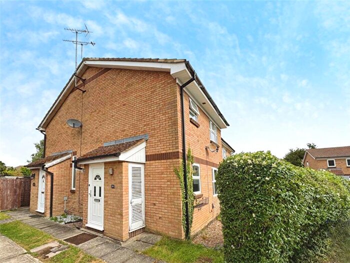 1 Bedroom Terraced House For Sale In Parker Walk, Aylesbury, Buckinghamshire, HP19