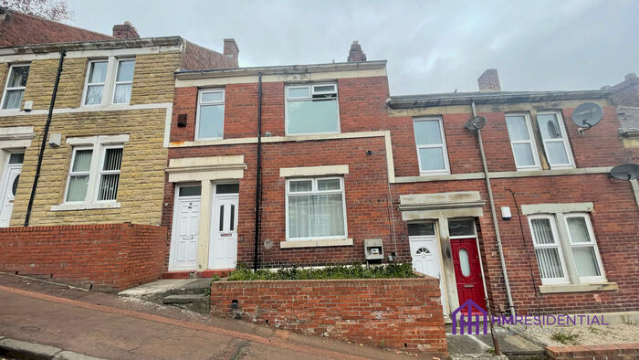 3 Bedroom Flat To Rent In King Edward Street, Gateshead, NE8