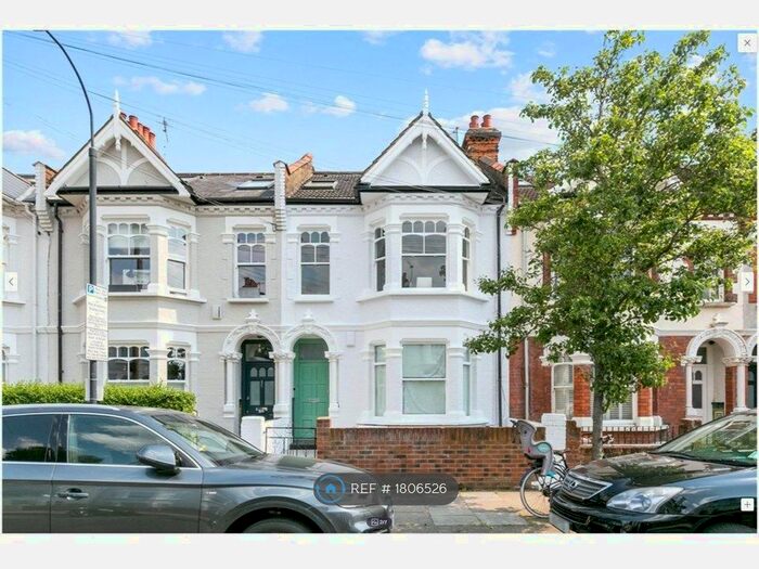 3 Bedroom Flat To Rent In Kenyon Street, SW6