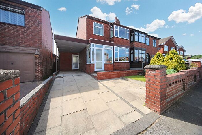 3 Bedroom Semi-Detached House For Sale In West Mount, Wigan, WN1