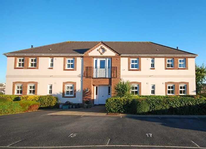 3 Bedroom Flat For Sale In Marlen Court, Bideford, EX39