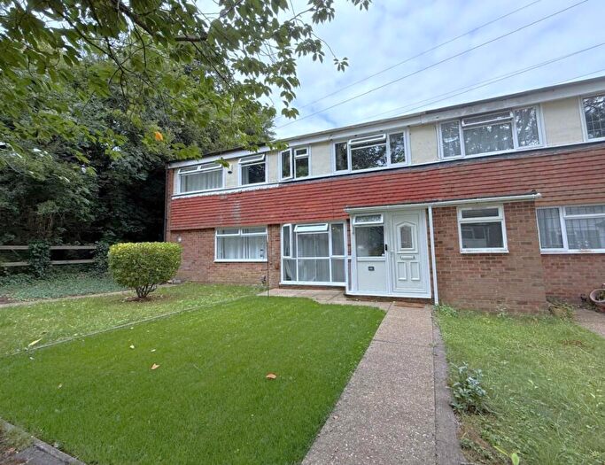 3 Bedroom Terraced House For Sale In Harvesters Close, Rainham, ME8