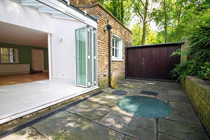 3 Bedroom Detached House To Rent In Ellington Street, Islington, N7