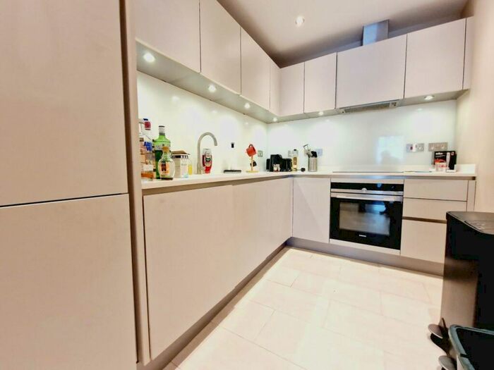 3 Bedroom Flat To Rent In Ferdinand Street, Camden, NW1