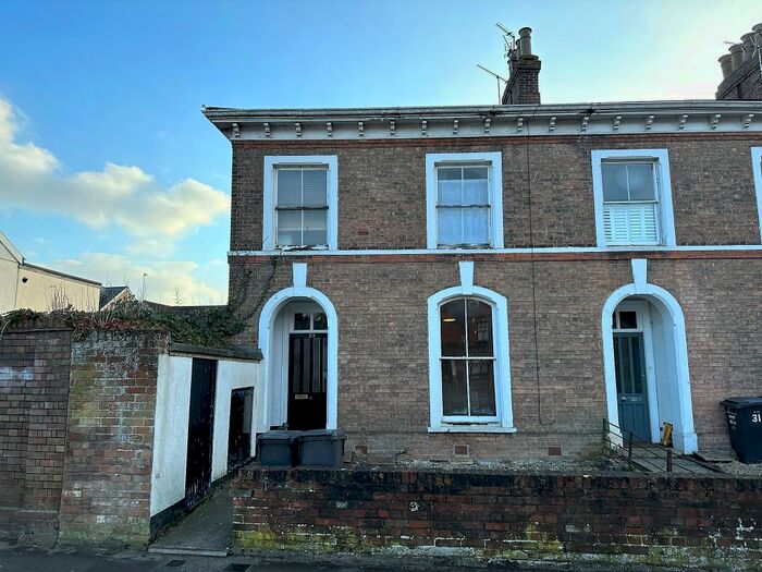 1 Bedroom Flat To Rent In Staplegrove Road, Taunton, TA1