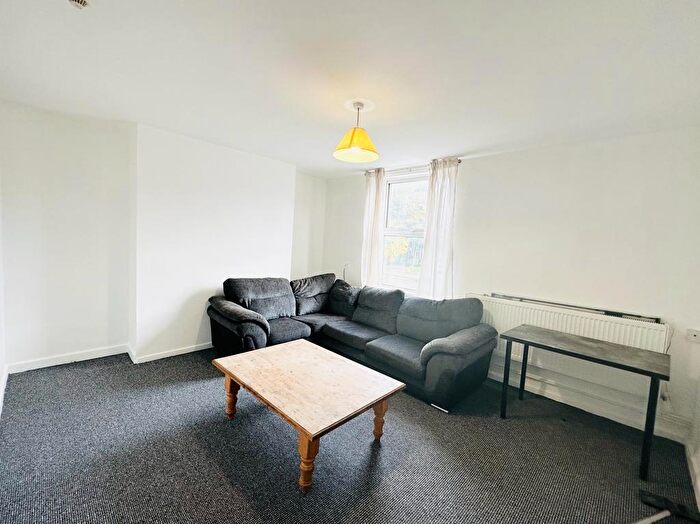 1 Bedroom House To Rent In Room, Mansfield Road, Nottingham, NG1