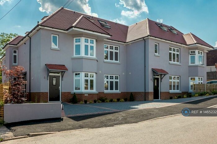 2 Bedroom Flat To Rent In Tolmers Gardens, Cuffley, Potters Bar, EN6