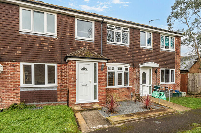 3 Bedroom Terraced House For Sale In Robertsfield, Thatcham, Berkshire, RG19