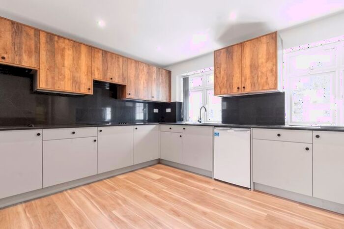 Studio To Rent In Hanmer Road, Next To St Thomas Church, Milton Keynes, MK6