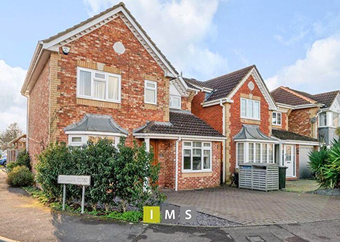 5 Bedroom Detached House For Sale In Merlin Way, Bicester, OX26