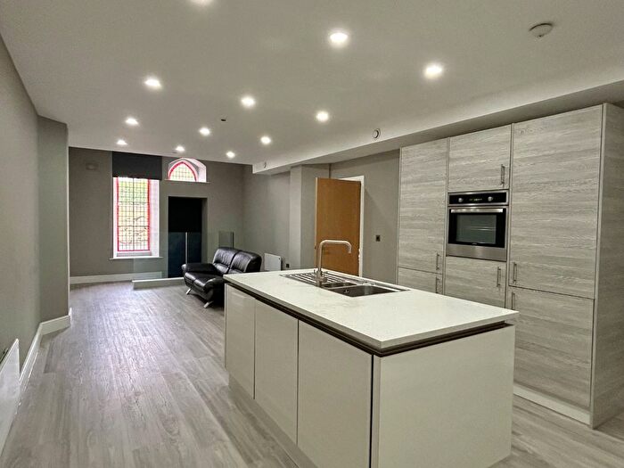 3 Bedroom Flat To Rent In The Ashwood, Ashwood Villas, Headingley Lane, Leeds, LS6