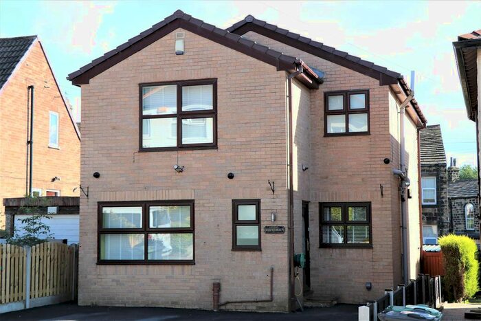 3 Bedroom Detached House To Rent In Gladstone Crescent, Rawdon, Leeds LS19