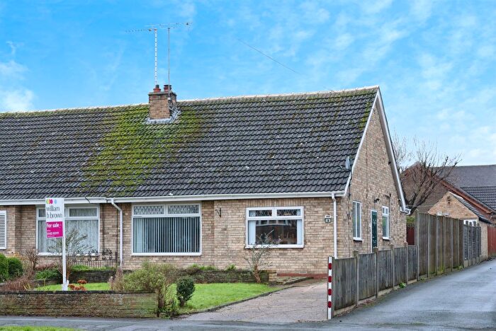 2 Bedroom Semi Detached Bungalow For Sale In Broadley Avenue, Anlaby, Hull, HU10