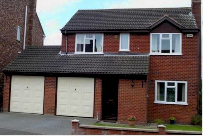 4 Bedroom House To Rent In Lansbury Avenue, Pilsley, S45