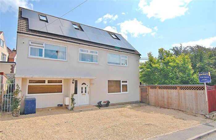 5 Bedroom Detached House For Sale In Chestnut Lane, Stroud, Gloucestershire, GL5