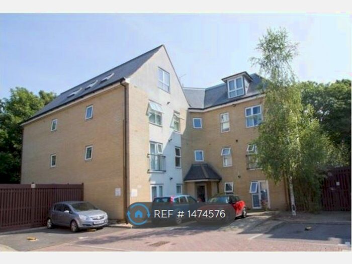 1 Bedroom Flat To Rent In Lindoe Close, Southampton, SO15