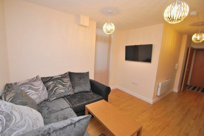 2 Bedroom Flat To Rent In Hendy Street, Roath, CF23