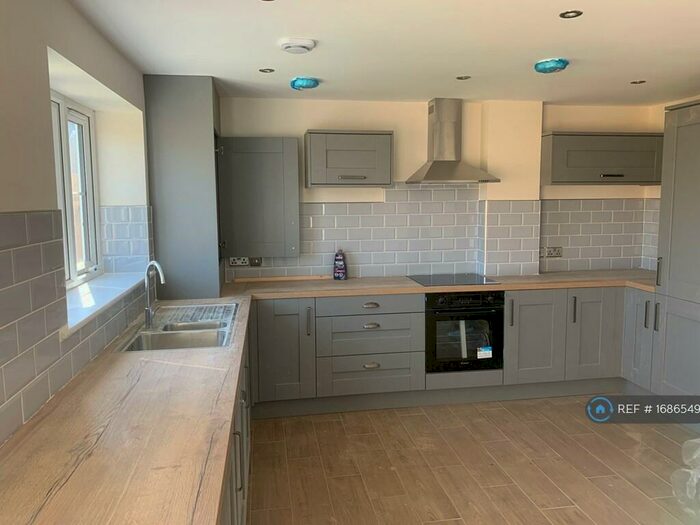 4 Bedroom Terraced House To Rent In Thornton Court, Alcester, B49