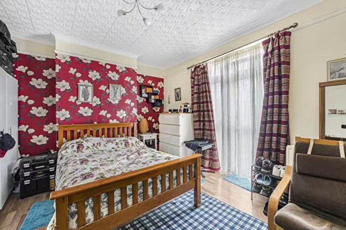 3 Bedroom Flat To Rent In Fairlawn Court, Fairlawn, London, SE7