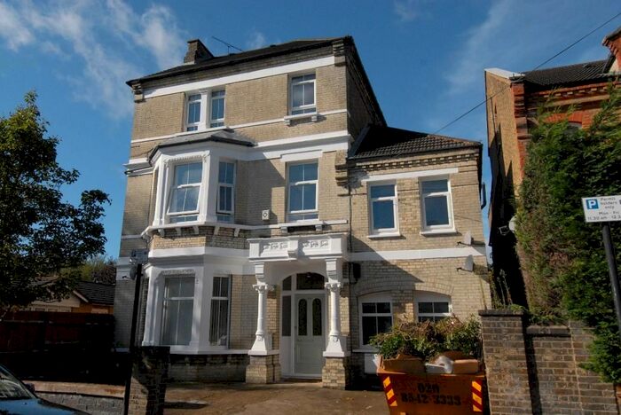3 Bedroom Flat To Rent In Ouseley Road, Balham, SW12