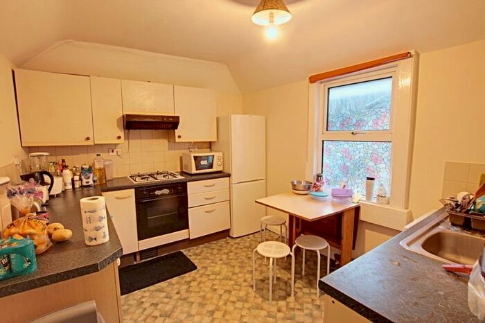 3 Bedroom Flat To Rent In Wood, Lower Bristol Road, Bath, BA2