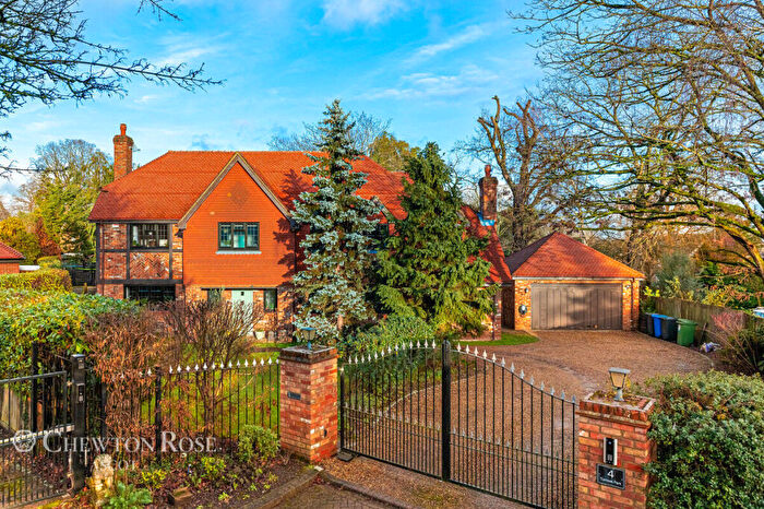 5 Bedroom Detached House For Sale In Turnoak Park, Windsor, SL4