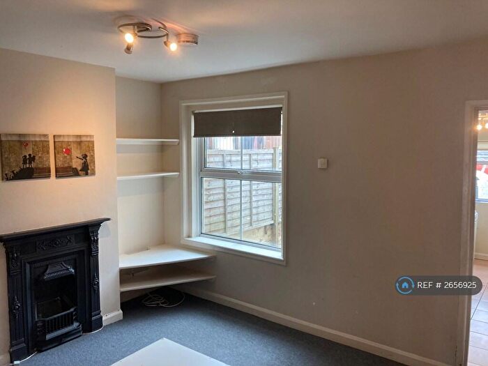 3 Bedroom Terraced House To Rent In Dover Street, Southampton, SO14