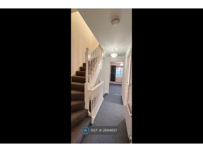 3 Bedroom End Terrace House To Rent In Page Avenue, Nottingham, NG5