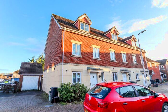 4 Bedroom End Of Terrace House For Sale In Brunel Way, Yatton, BS49