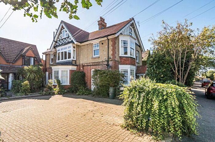 1 Bedroom Flat For Sale In Sylvan Way, Bognor Regis, PO21