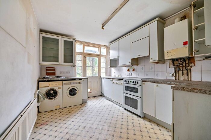 1 Bedroom Flat For Sale In Norroy Road, Putney, London, SW15