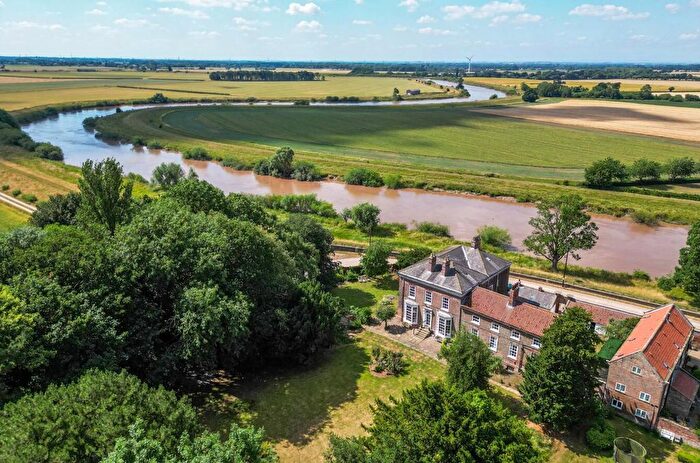 6 Bedroom Detached House For Sale In Turnham Hall, Cliffe, YO8