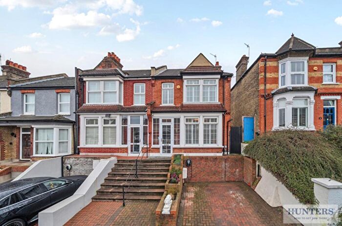 3 Bedroom End Of Terrace House For Sale In Howarth Road, Abbey Wood, SE2