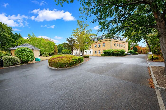 2 Bedroom Flat For Sale In North Street, Winkfield, Windsor, SL4