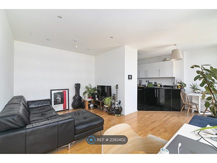 1 Bedroom Flat To Rent In Headlam Street, London, E1