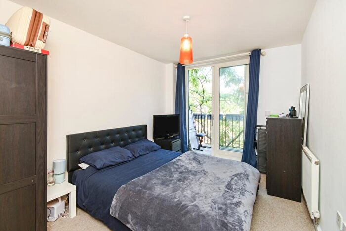 2 Bedroom Flat To Rent In Ashmore Road London, SE18