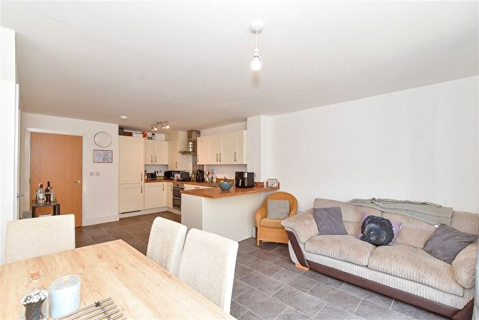 4 Bedroom Terraced House For Sale In Pinewood Way, Chichester, West Sussex, PO19