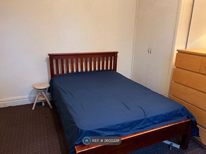 Studio To Rent In Harehills Avenue, Leeds, LS8