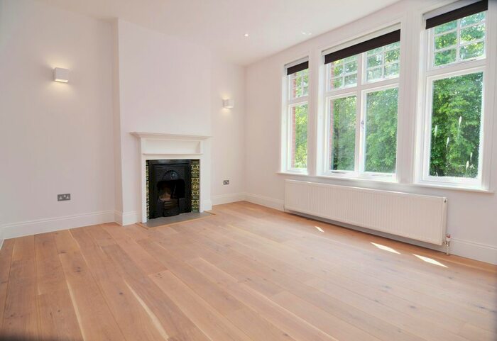 2 Bedroom Flat To Rent In Whitton Road, Twickenham, TW1