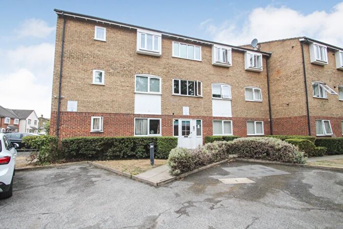 1 Bedroom Flat To Rent In Willow Court, Trinity Close, Leytonstone, London, E11
