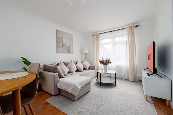 2 Bedroom Flat To Rent In Whitechapel, E1