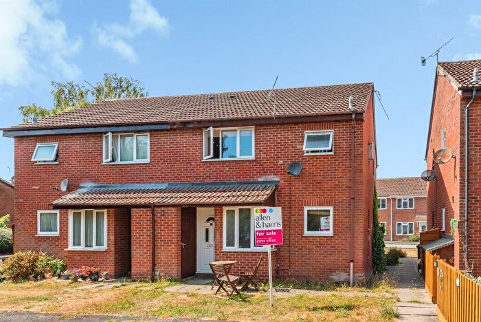 1 Bedroom Cluster House For Sale In Burnet Close, Swindon, SN2