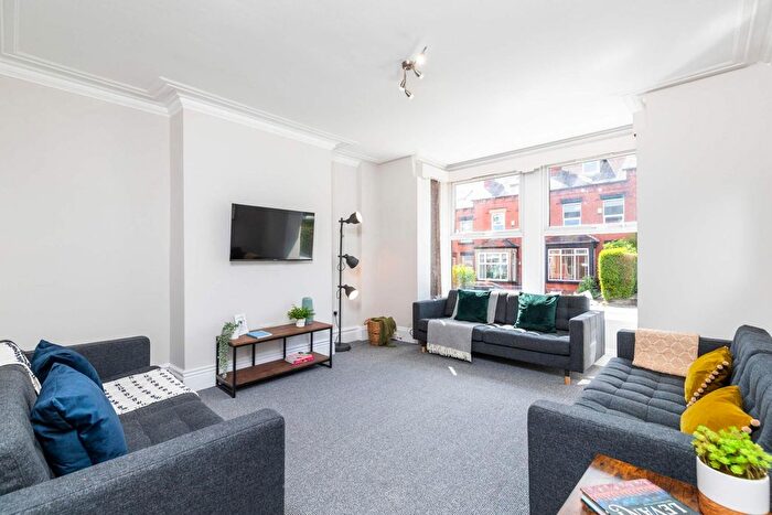 8 Bedroom Semi-Detached House To Rent In Headingley Avenue, Leeds, LS6