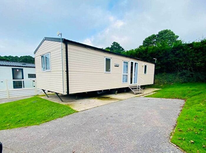 2 Bedroom Park Home For Sale In Newquay, TR8