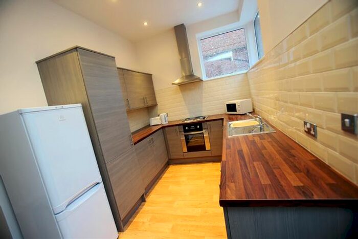 3 Bedroom Flat To Rent In Casa Central, City Centre, NE1